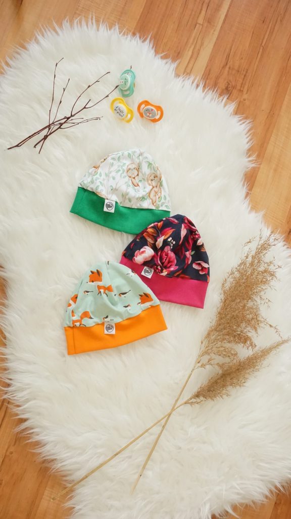 Mütze Blumen, Fuchs, Faultier einfarbig Kopfumfang 41 -61 cm